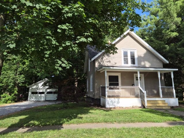 317 N Grant Avenue, Three Rivers, MI 49093