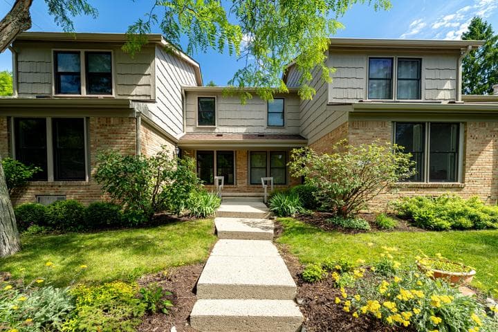 2254 Rivenoak Court 61, Ann Arbor, MI 48103