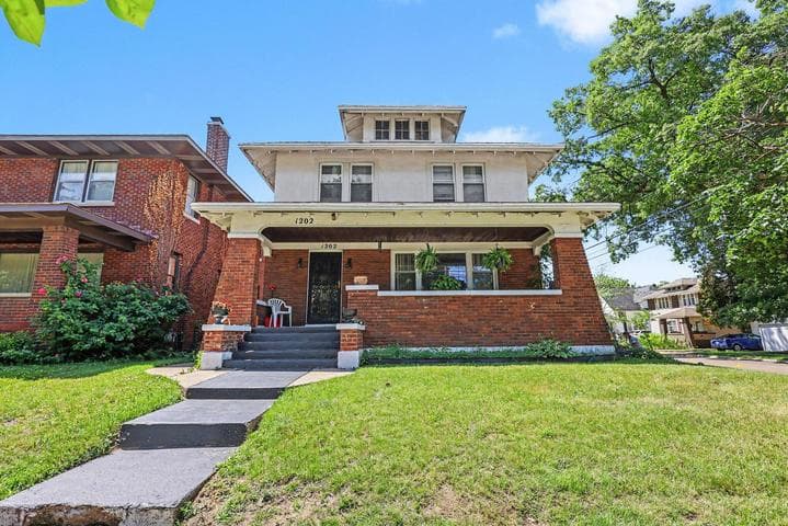 1202 Alexander Street SE, Grand Rapids, MI 49506