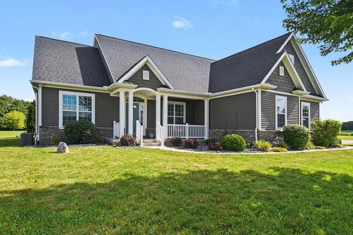 3181 Chamberlain Road, Buchanan, MI 49107