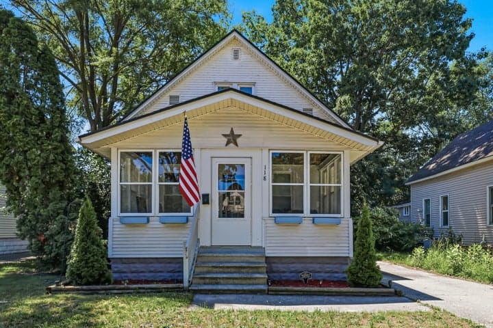 118 W 18th Street, Holland, MI 49423
