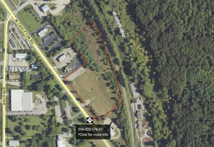409 W Carleton Road, Hillsdale, MI 49242