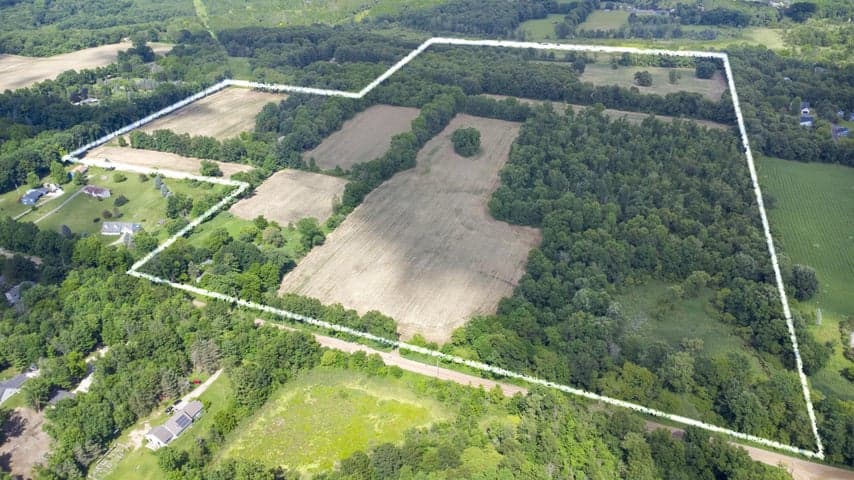 7114 Mabley Hill Road, Fenton, MI 48430