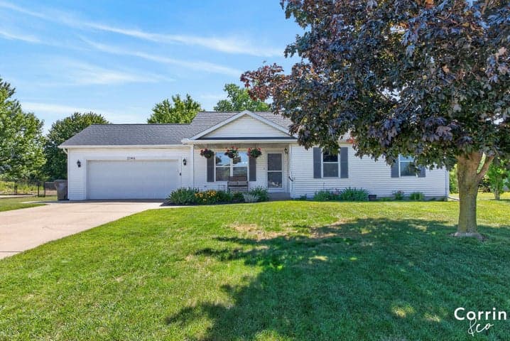 2146 E Maple Court, Zeeland, MI 49464