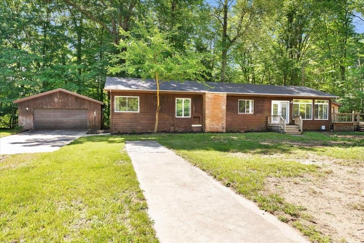 10088 S Brucker Avenue, Fremont, MI 49412