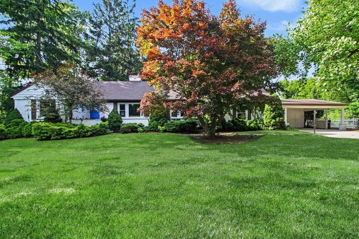 1000 Vesper Road, Ann Arbor, MI 48103