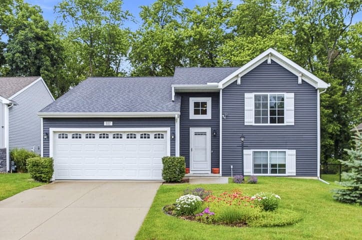 557 Swan River Drive, Benton Harbor, MI 49022