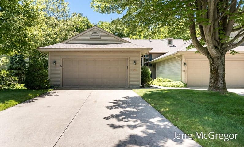753 Tournament Circle, Muskegon, MI 49444