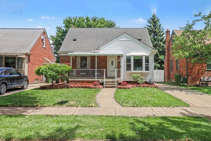 9885 Hubert Avenue, Allen Park, MI 48101