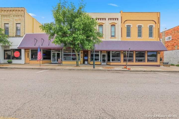 39 S State Street, Hart, MI 49420