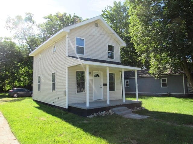 1200 4th Street, Three Rivers, MI 49093