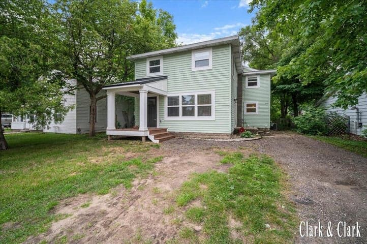 214 N Lincoln Street, Howard City, MI 49329
