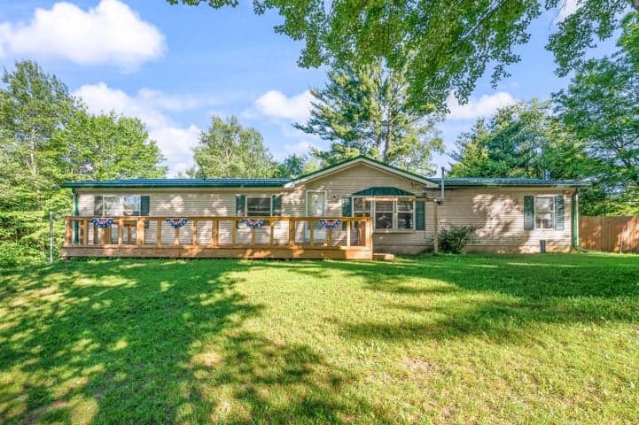 15971 Penesal Road, Leroy, MI 49655