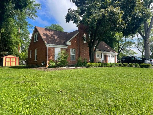27551 Goldengate Drive W, Lathrup Village, MI 48076