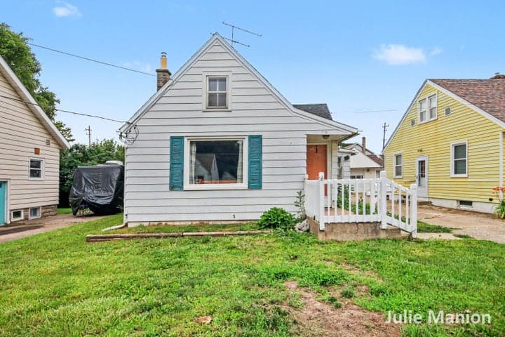 1829 Delwood Avenue SW, Wyoming, MI 49509