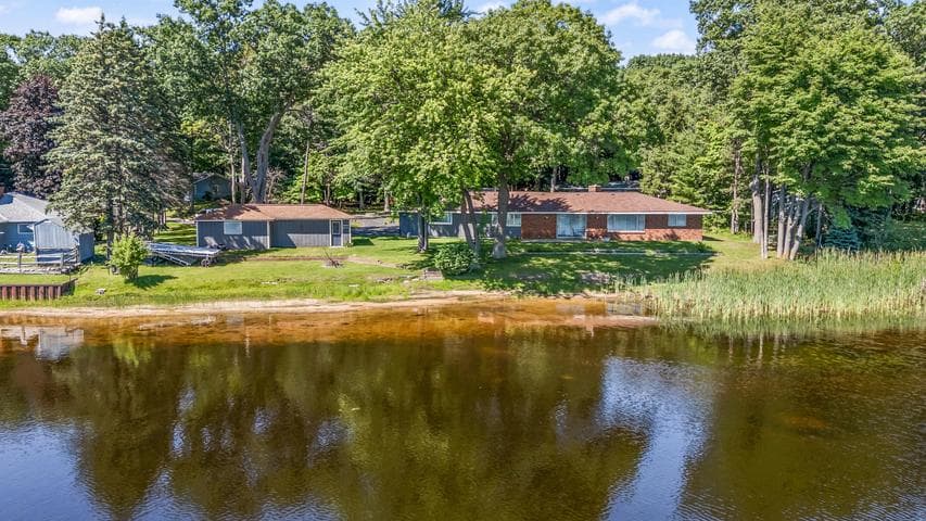 339 Mcnitt Road, Manistee, MI 49660