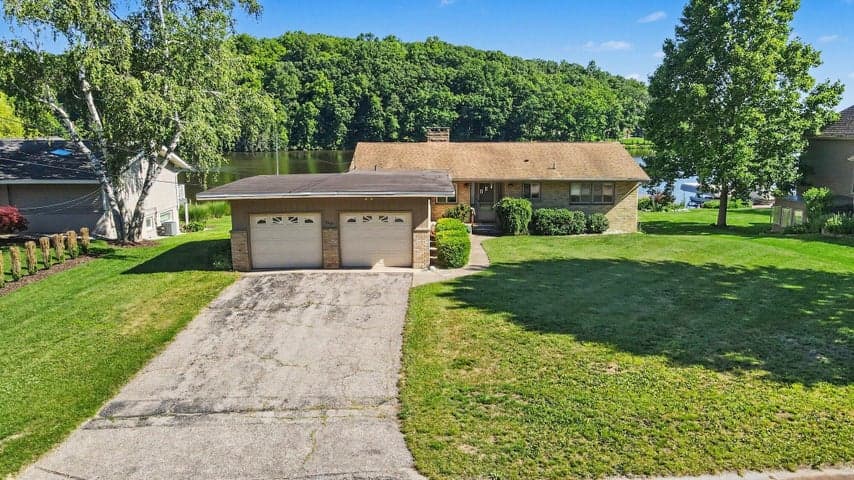 7261 Driftwood Drive SE, Ada, MI 49301