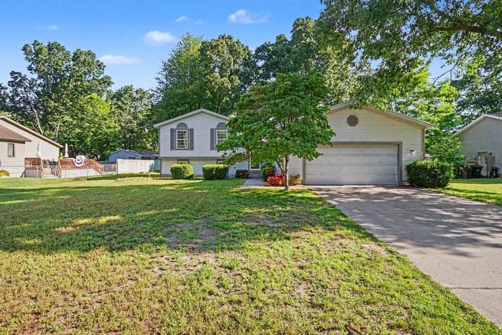 102 Eugene Avenue, Norton Shores, MI 49441