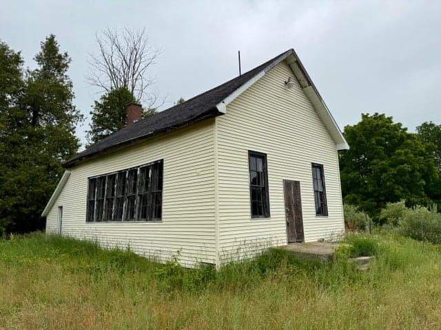4016 W Conrad Road, Ludington, MI 49431