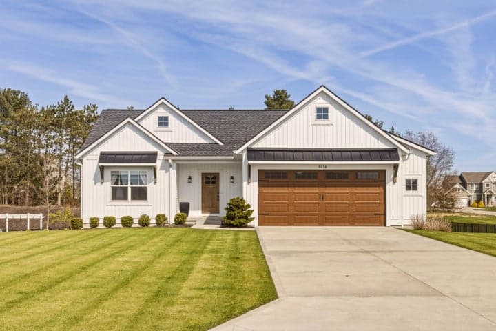 9318 Shoreway Drive, West Olive, MI 49460