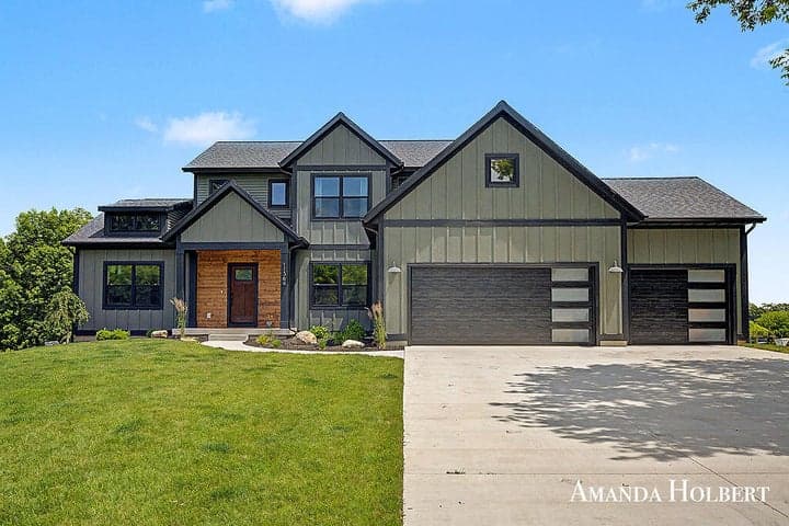 11364 Stout Avenue NE, Rockford, MI 49341
