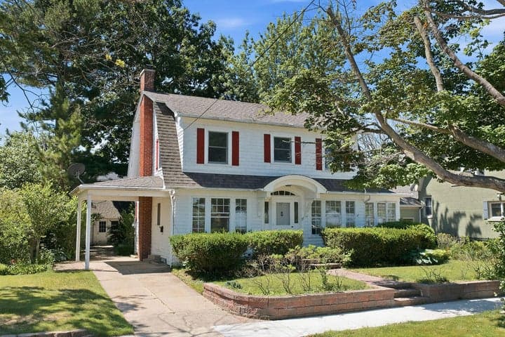78 Van Buren Street, South Haven, MI 49090