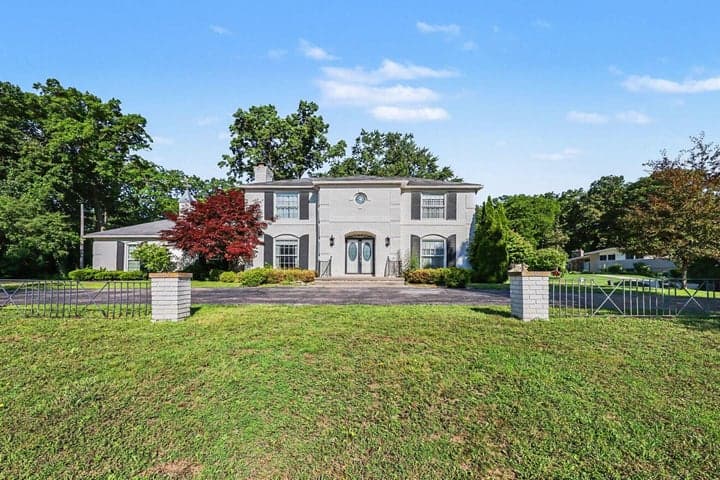 5054 Kings Gate Way, Bloomfield Hills, MI 48302