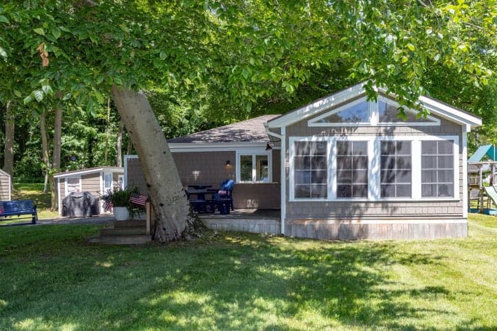 61626 Lagoon Drive, Cassopolis, MI 49031