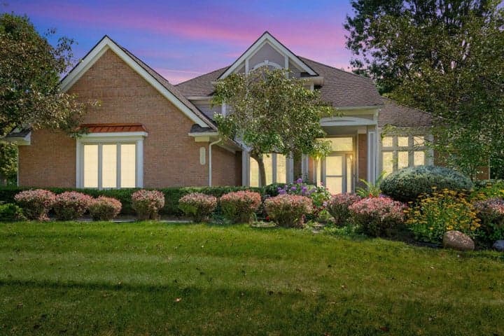 6568 Crabapple Drive, Troy, MI 48098