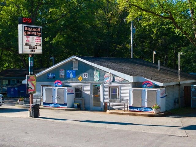 9445 US 10, Branch, MI 49402