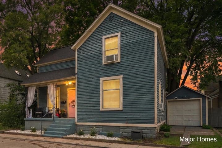 323 Robey Place SE, Grand Rapids, MI 49506