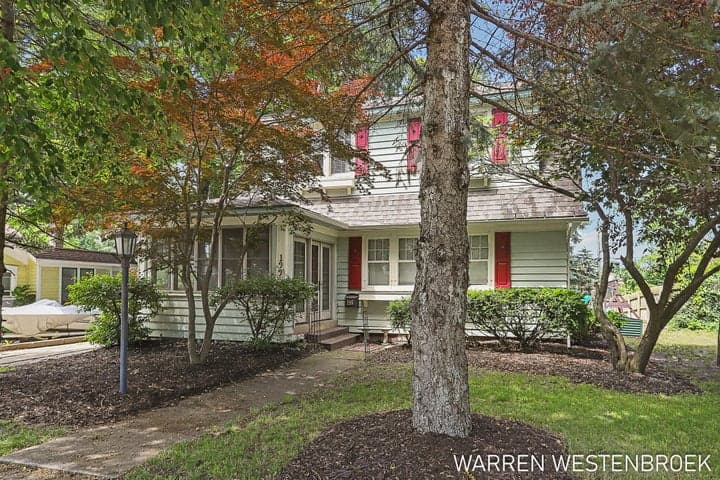 199 W 9th Street, Holland, MI 49423