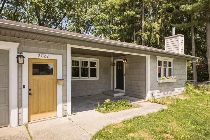 2022 W W Swanson Court, Muskegon, MI 49444