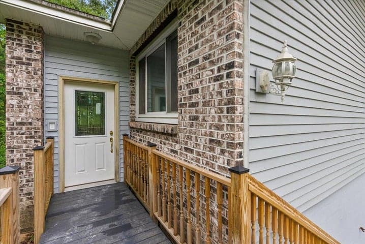 8945 Vergennes Street SE, Ada, MI 49301
