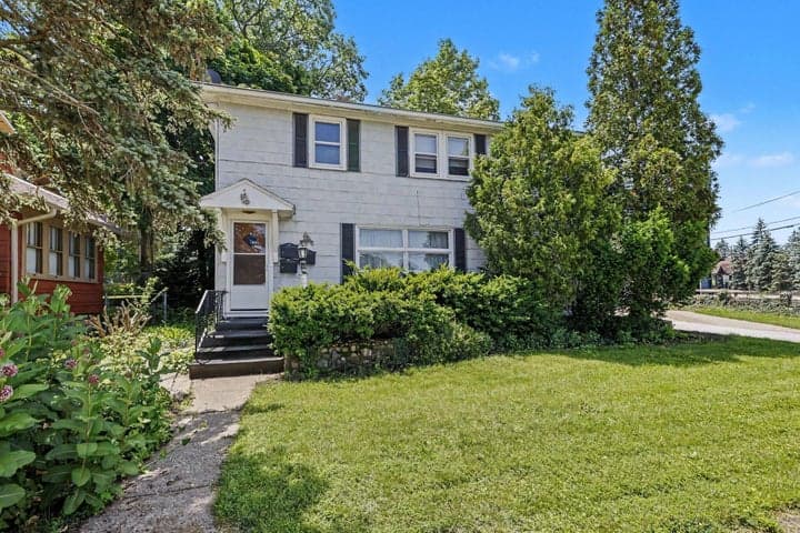 400 La Salle Avenue, St. Joseph, MI 49085