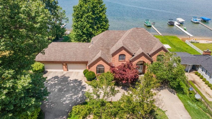 2647 Lake Shore Drive, Niles, MI 49120