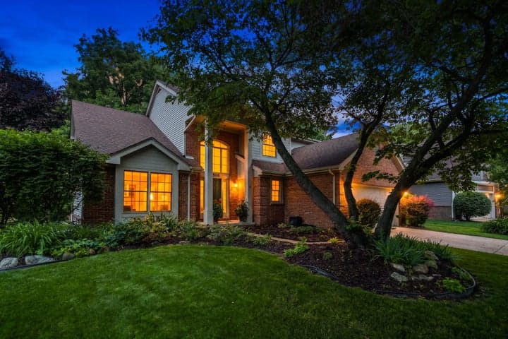 42806 Brookstone Drive, Novi, MI 48377
