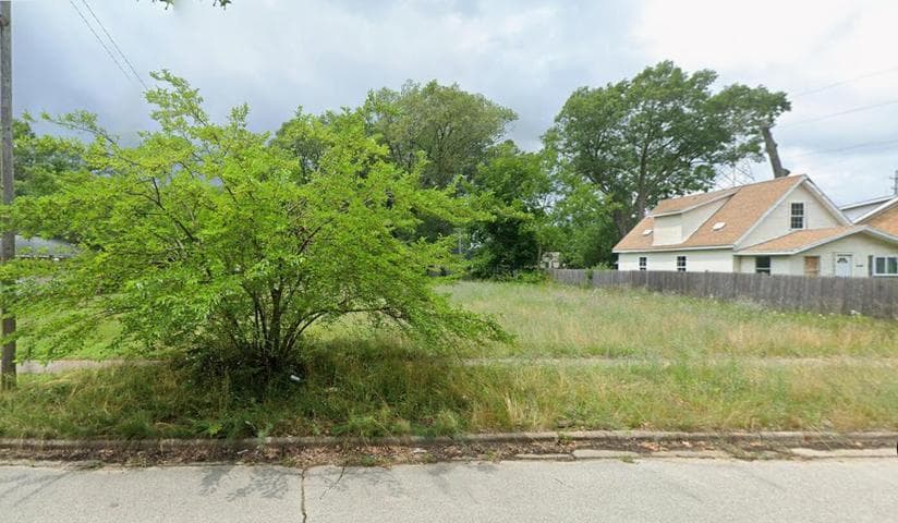 2021 Elwood Street, Muskegon, MI 49444