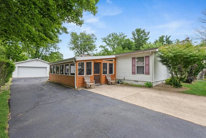 227 S Jameson Street, New Buffalo, MI 49117