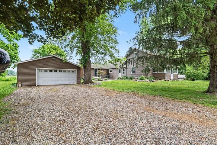 22945 B Drive N, Marshall, MI 49068
