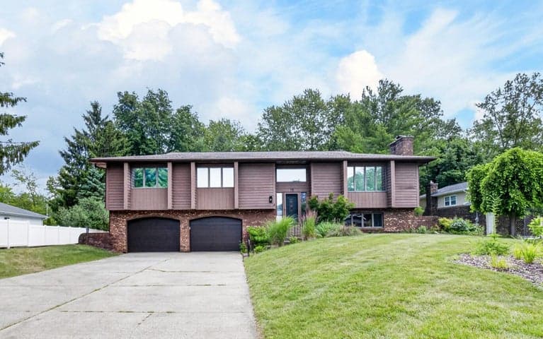 15 Bayshore Drive, Battle Creek, MI 49015