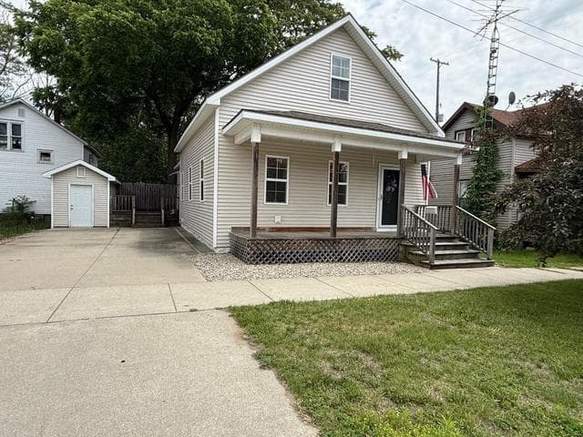 603 S George Street, Ludington, MI 49431