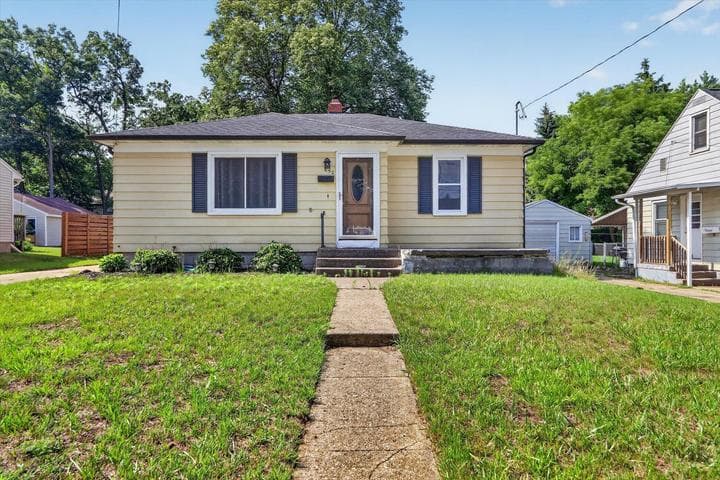 650 Marcia Street SW, Wyoming, MI 49509