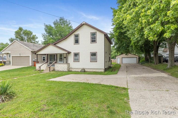 227 E Division Street NE, Rockford, MI 49341