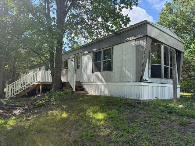 9034 E M 20, Hesperia, MI 49421
