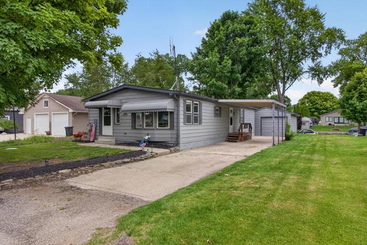 2550 Dardy Drive, Brooklyn, MI 49230