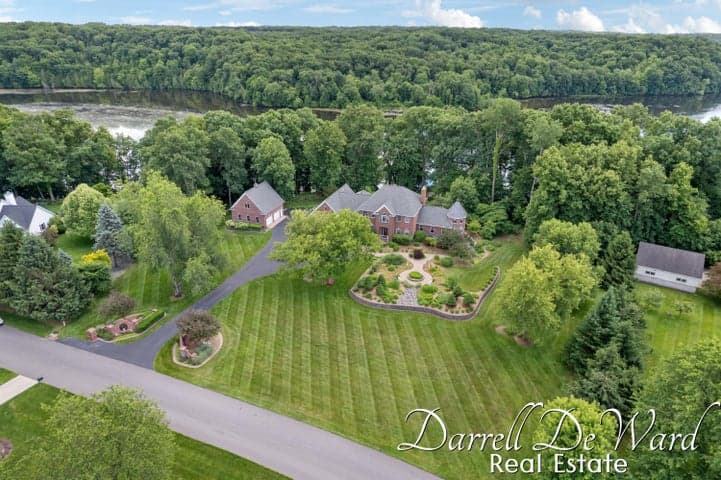13850 Thompson Drive NE, Lowell, MI 49331