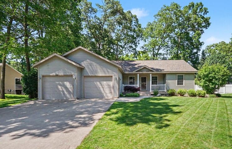 2560 Huron Trail 7, Muskegon, MI 49445