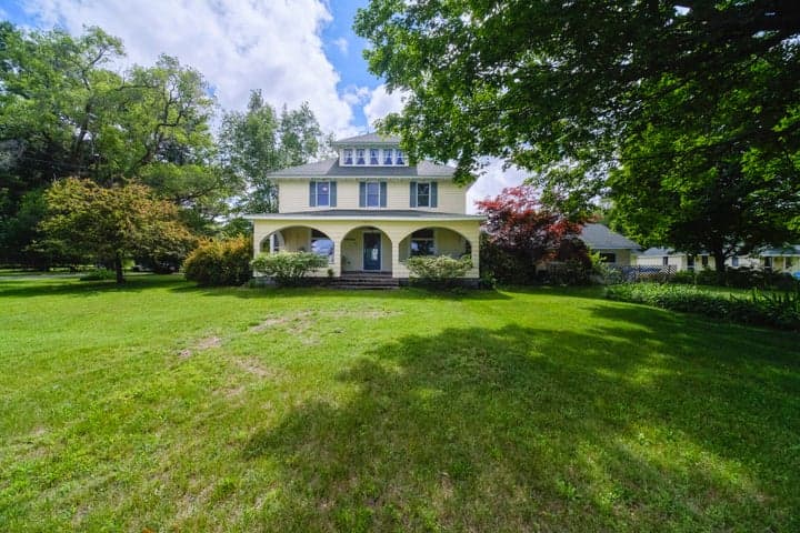 1912 S Scenic Highway, Frankfort, MI 49635