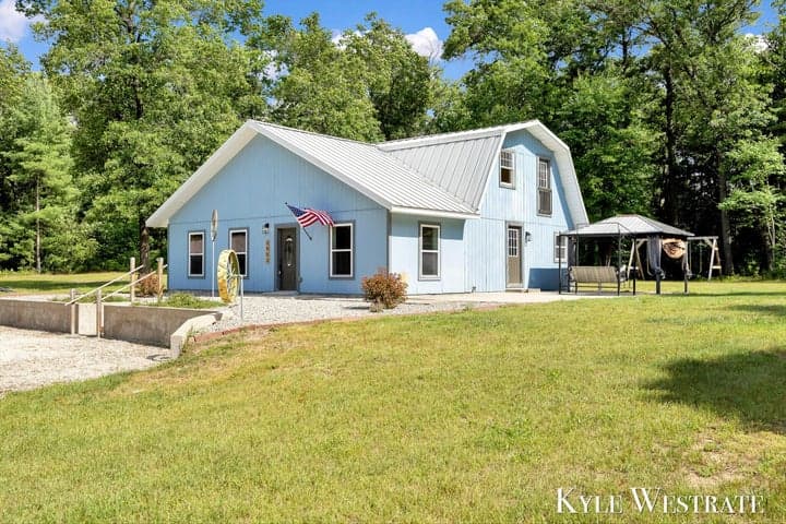 5953 S Newcosta Avenue, Newaygo, MI 49337